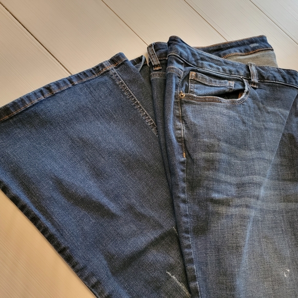 Women's Plus Size Lane Bryant Low Rise Wide Leg Dark Denim Jeans - Picture 5 of 6